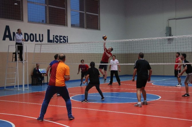 Şampiyon Pakize Narin Anadolu Lisesi