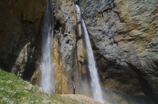 Kırkmerdiven Şelaleleri doğa tutkunlarını büyülüyor