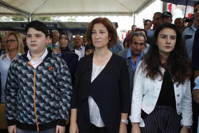 Silahlı saldırgana müdahale ederken şehit düşen emniyet müdürüne vefa