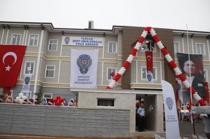 Silahlı saldırgana müdahale ederken şehit düşen emniyet müdürüne vefa