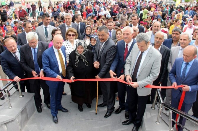 Hacı Ömer Ayten Tepecik İlkokulu ve İmam Hatip Ortaokulu