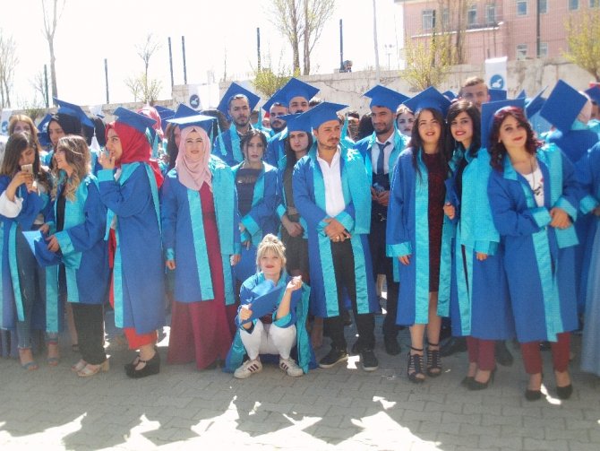 Özalp MYO’da mezuniyet töreni