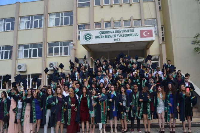 Kozan Meslek Yüksek Okulu’nda mezuniyet töreni