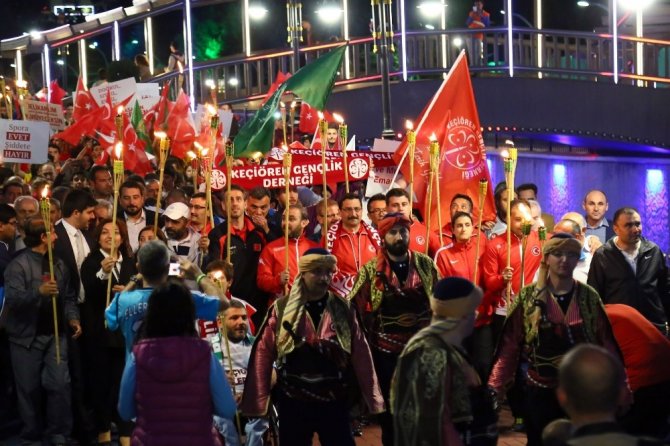 Keçiörenli gençler dünya şampiyonları ile yürüdü