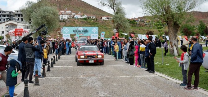Aksaray’da 4’üncü Klasik Otomobil Rallisi start aldı