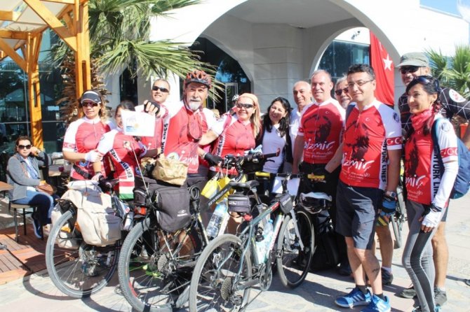 İzmir’den Yunan adalarına bisiklet yolu ile kardeşlik turu