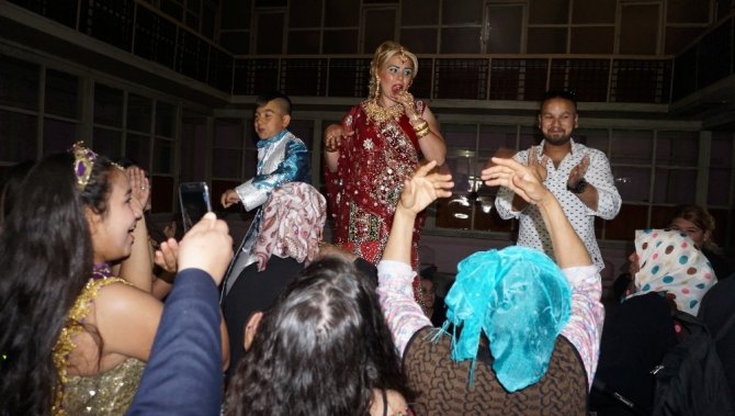 Edirne’de düşman çatlatan Roman düğünü