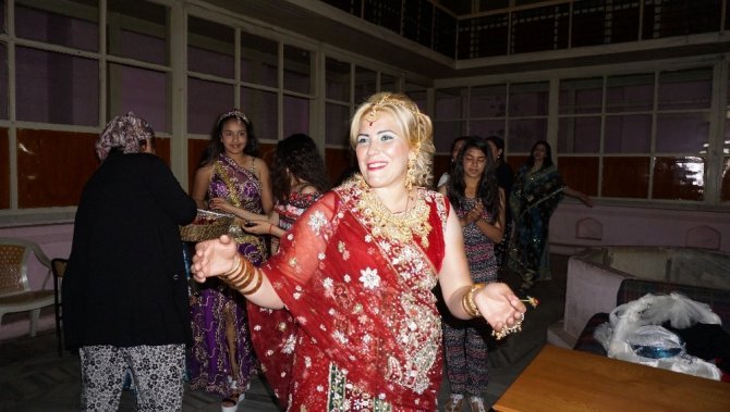 Edirne’de düşman çatlatan Roman düğünü