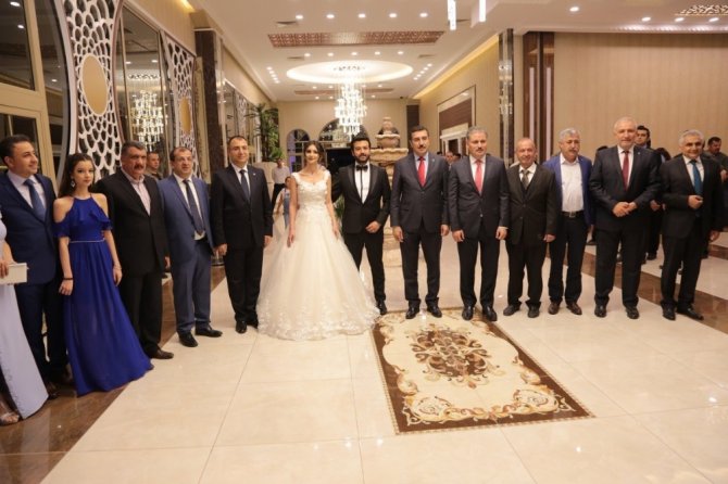 Yalvaç ailesinin mutlu günü