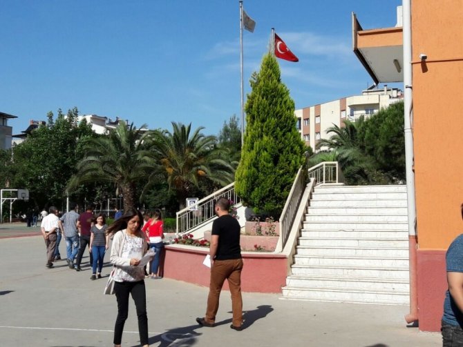 Aydın’da memur adayları KPSS’de ter döktü