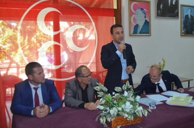 Burhaniye MHP’de Murat Kurt ilçe başkanı oldu