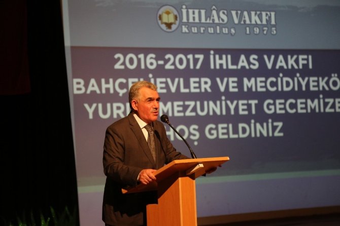 İhlas Vakfı mezunlarını uğurladı