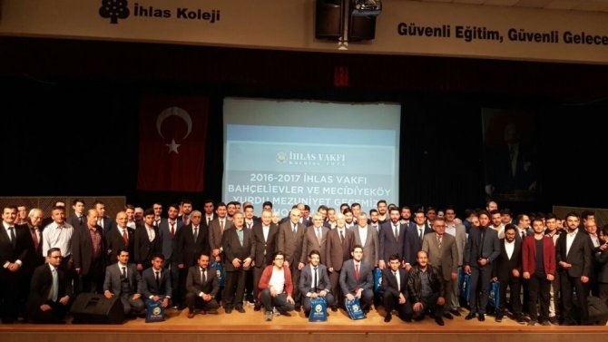 İhlas Vakfı mezunlarını uğurladı