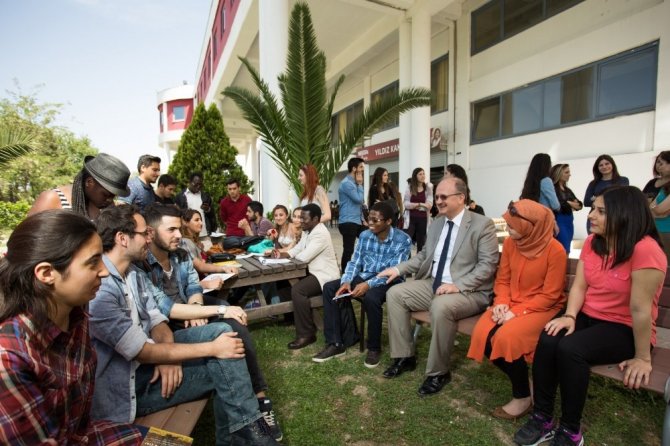 İzmir Kâtip Çelebi Üniversitesi "dünyanın en iyi 200’ü" listesine girdi