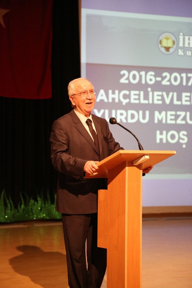 İhlas Vakfı mezunlarını uğurladı