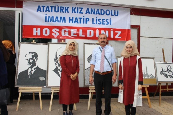 Atatürk Kız Anadolu İmam Hatip Lisesinden resim sergisi