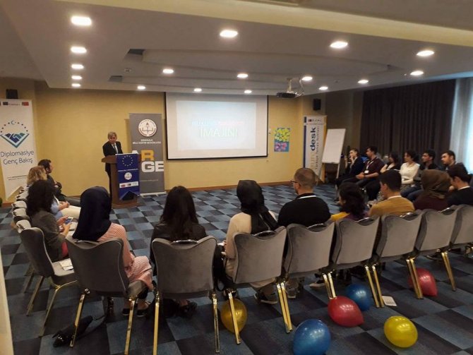 Diplomasiye Genç Bakış projesi İç Anadolu Çalıştayı