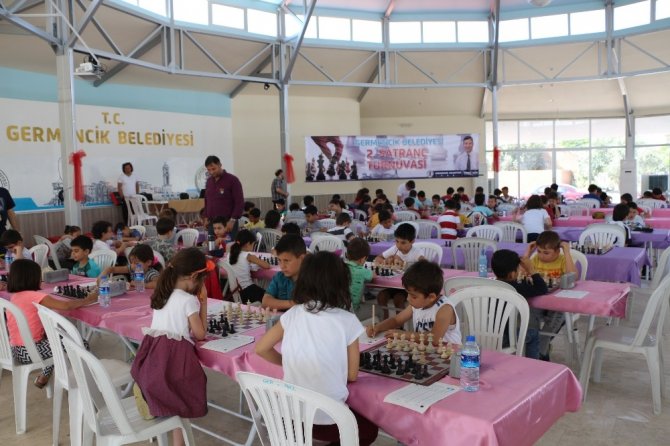 Germencik Belediyesi satranç turnuvasına ev sahipliği yaptı