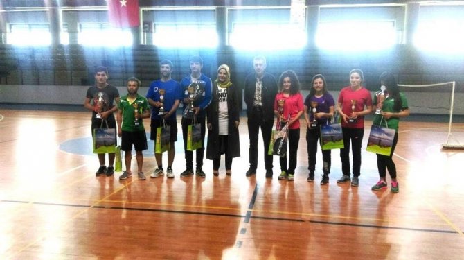 Ağrı KYK yurtlar arası badminton yarışması