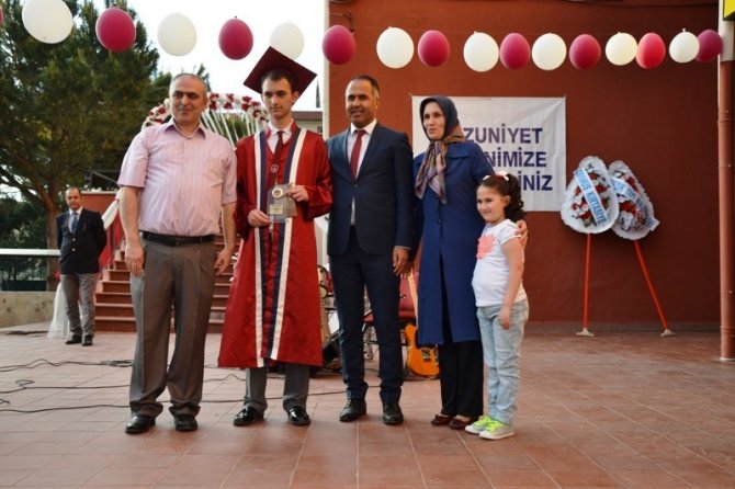 Biga Atatürk Anadolu Lisesinde mezuniyet töreni