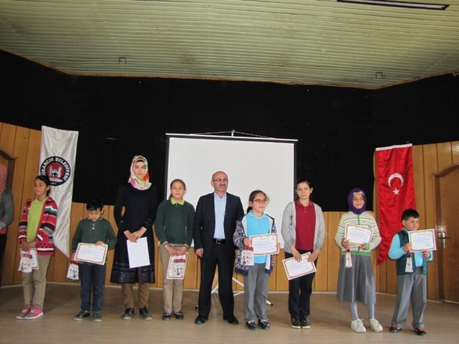 Hisarcık’ta kitap okuma yarışması ödülleri dağıtıldı
