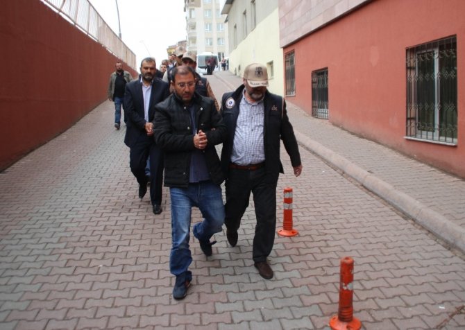 Kayseri’de Bylock’çu 22 eski polis adliyeye sevk edildi