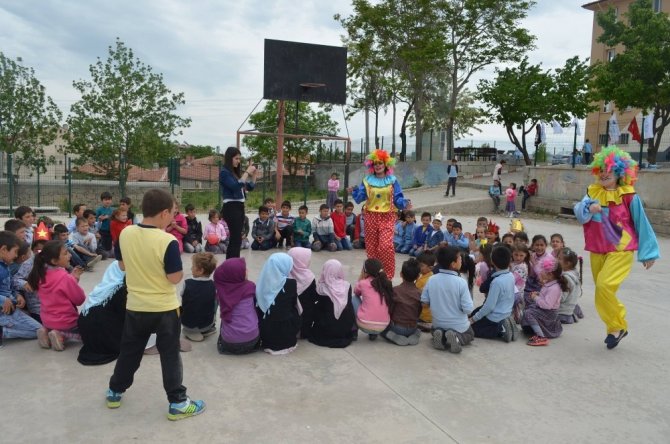 Afyonkarahisar Gençlik Merkezi Salar İlkokulu’nda öğrencilerle bir araya geldi