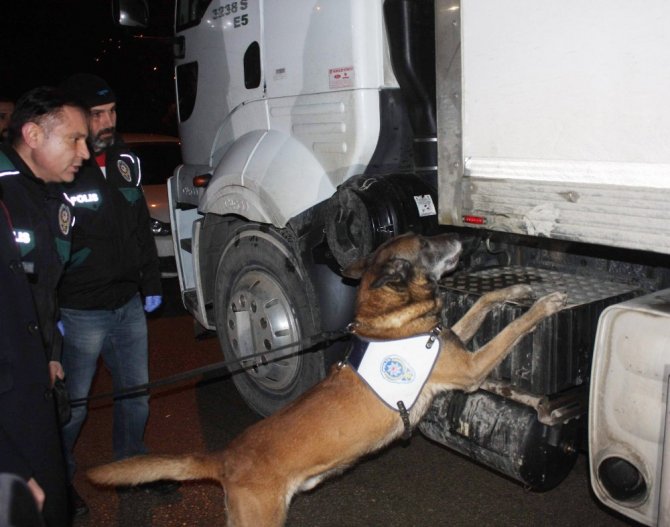 Bursa’da 162 kilo eroinle yakalanan 2 kişi hakim önünde