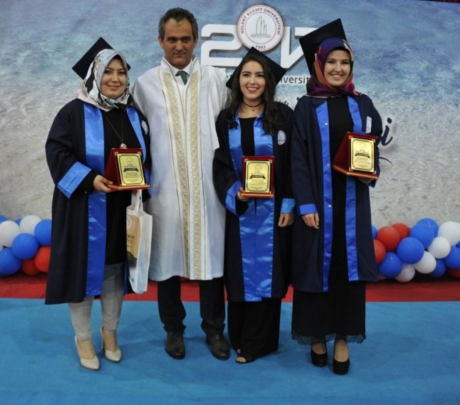 BEÜ Devrek Meslek Yüksekokulunda mezuniyet coşkusu