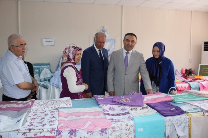 Dörtyol Halk Eğitim Merkezi yıl sonu sergisi görücüye çıktı