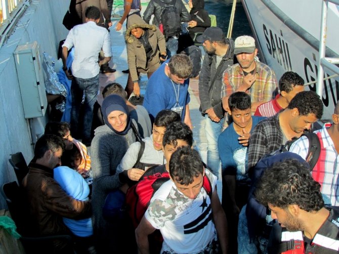 Çeşme’de 58 sığınmacı yakalandı