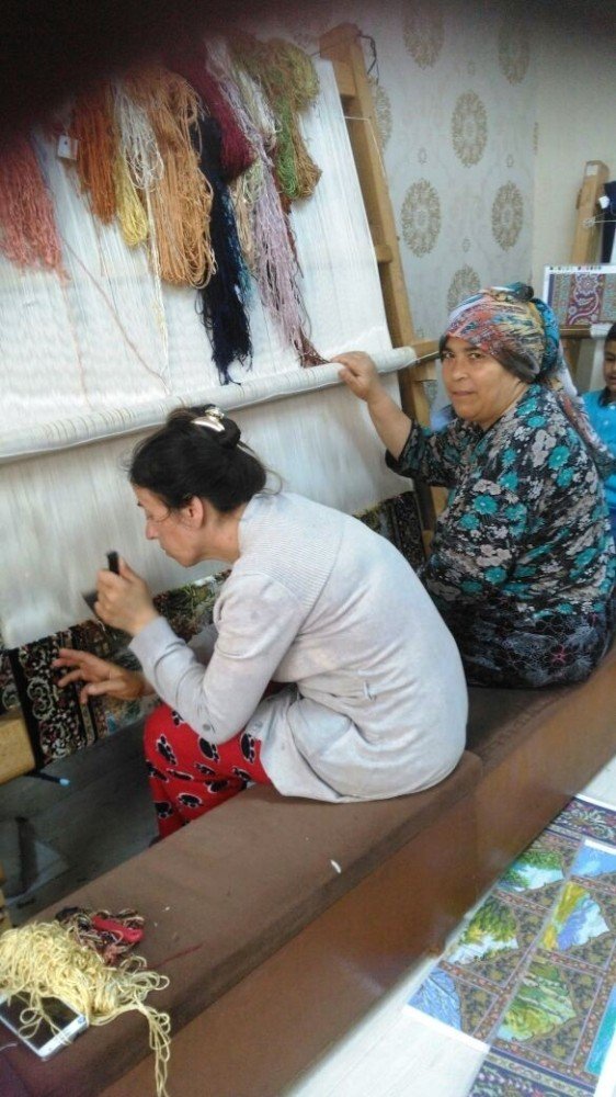 İZMEK’te ipek halı dokumacılığı kursu