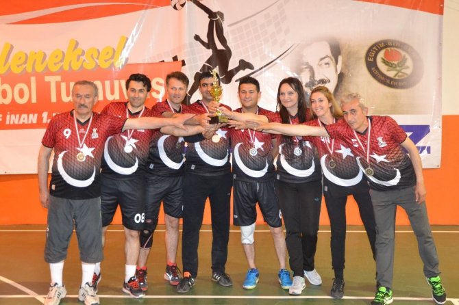 Mehmet Akif İnan Voleybol Turnuvası sona erdi