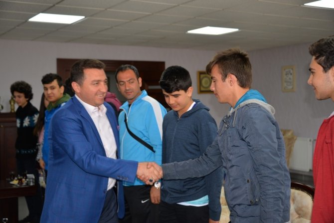 Başkan Bakıcı Türkiye Dart Şampiyonası’na katılacak sporculara başarılar diledi