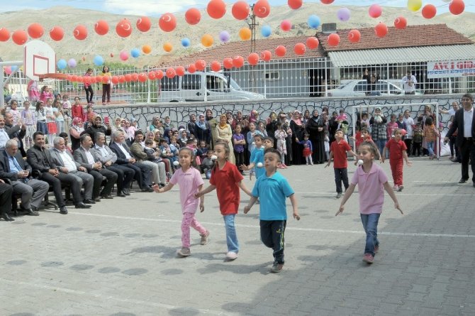 Çelikhan Atatürk İlkokulunda okuma bayramı düzenlendi