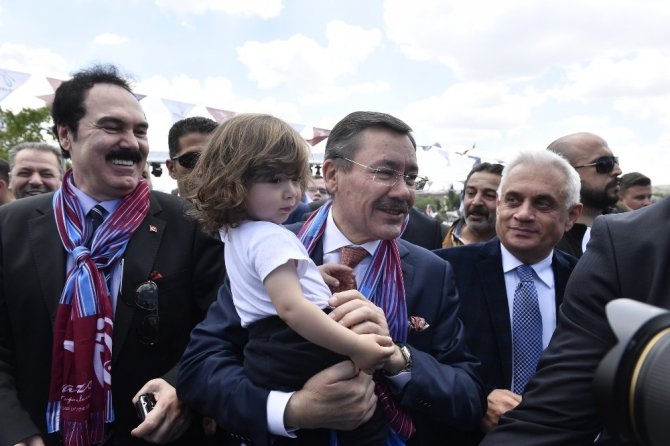 Başkan Gökçek Trabzon Günleri’nin açılışına katıldı