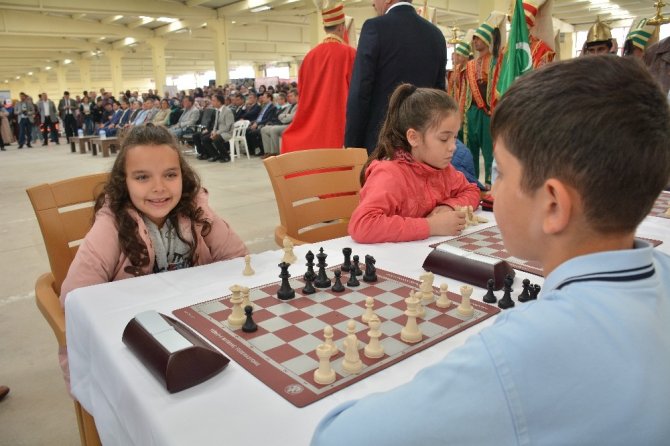 Bilecik’te ödüllü Satranç Turnuvası düzenliyor