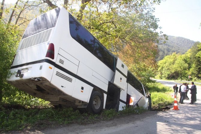 Bolu’da yolcu otobüsü dereye uçtu: 7 yaralı