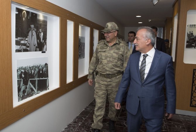 Rektör Çomaklı, Jandarma Bölge Komutanı Alpar ile bir araya geldi
