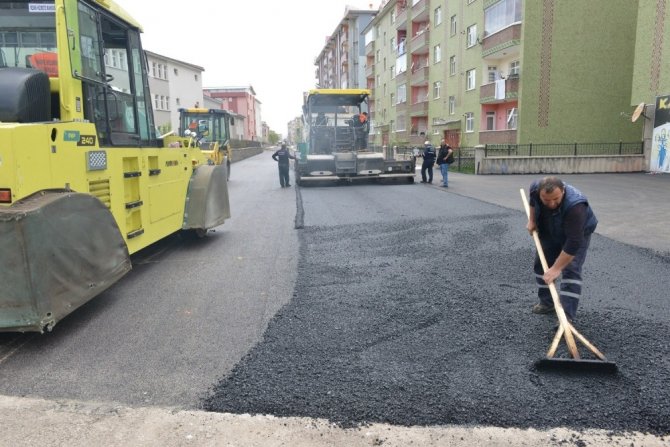 Yakutiye Belediyesi, Şükrüpaşa’yı asfaltla kaplıyor