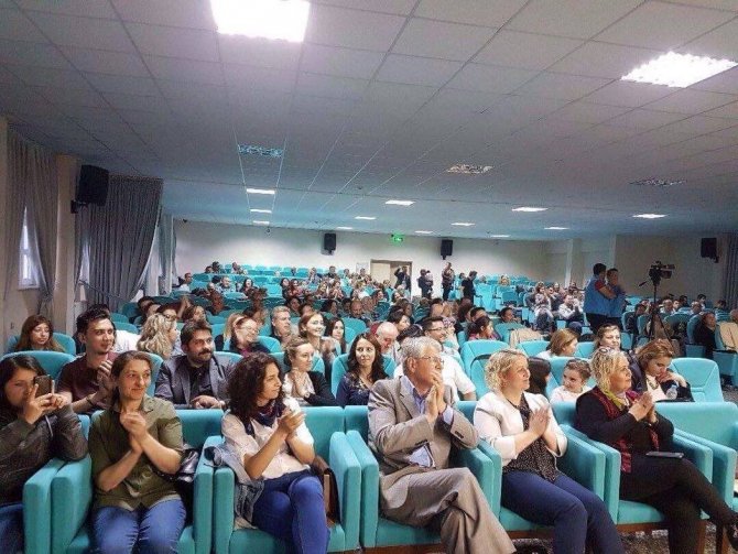 Eskişehir Yunus Emre Mesleki ve Teknik Anadolu Lisesi’nden "Türk Halk Müziği Konseri’’
