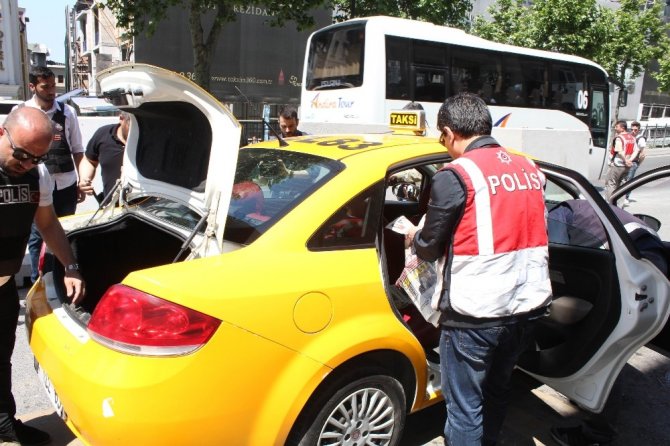 İstanbul polisinden 25 ilçede ticari taksilere dev uygulama