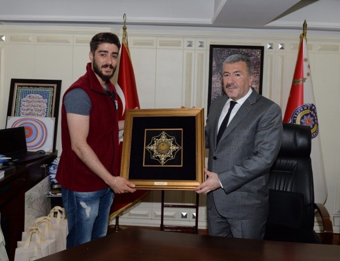 Emniyet Müdürü Çalışkan Diyarbakır’dan gelen öğrencileri kabul etti
