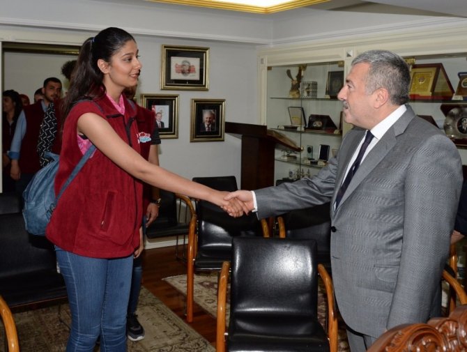 Emniyet Müdürü Çalışkan Diyarbakır’dan gelen öğrencileri kabul etti