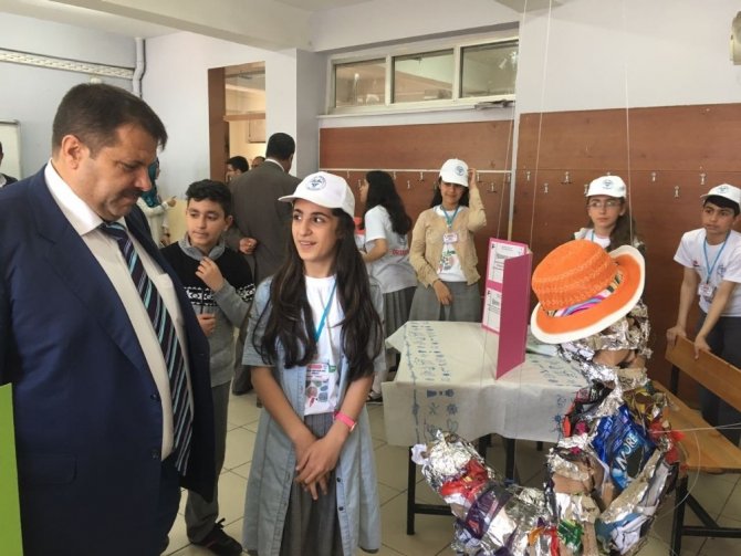 Ağrı’da Ortaokul Öğrencilerinden Bilim Fuarı