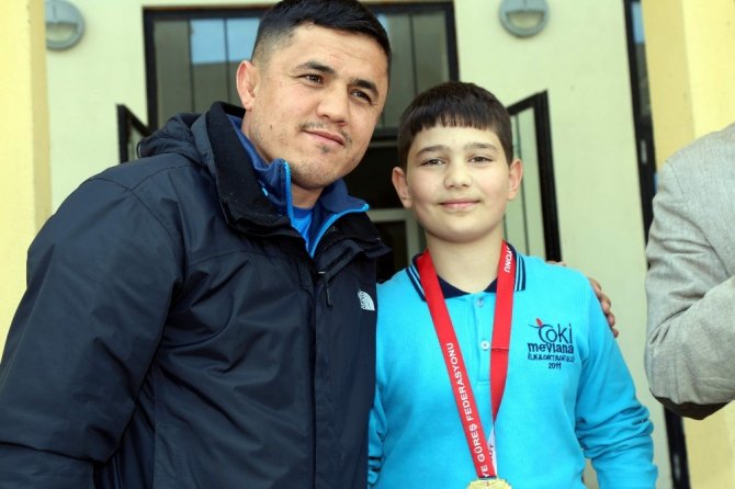 Yozgat’ta 11 yaşındaki şampiyon, Rıza Kayaalp’i örnek alıyor