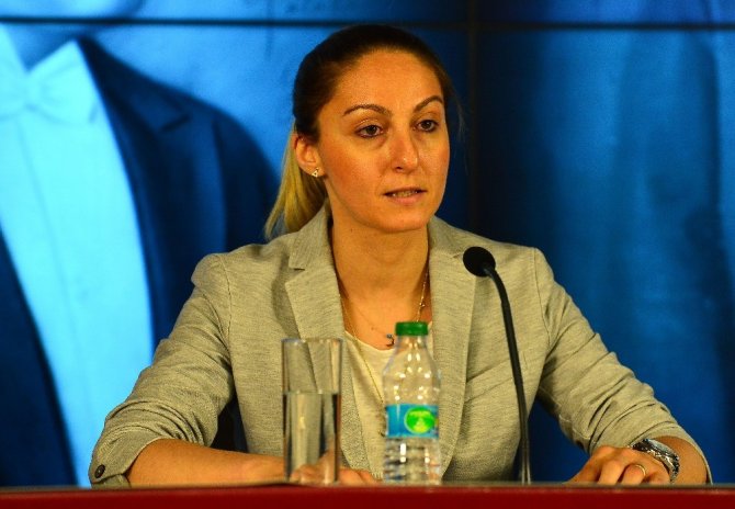 Neslihan Demir Güler: “Galatasaray ailesinde olmaktan dolayı gurur duyuyorum”