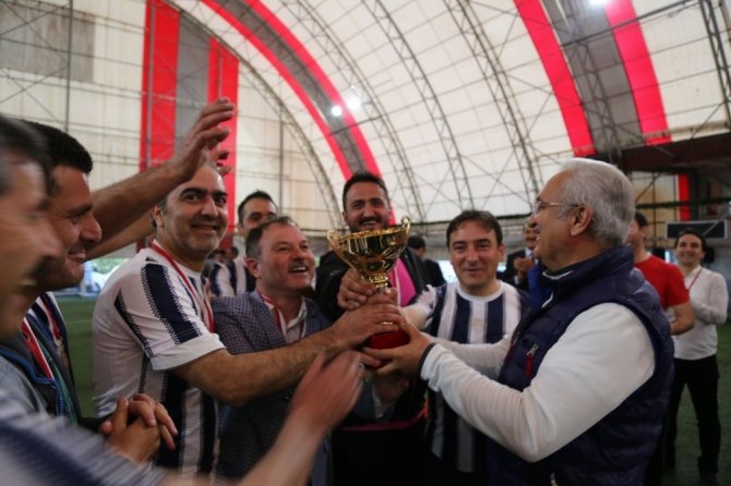 Erzincan Belediyesi halı saha futbol turnuvası sona erdi