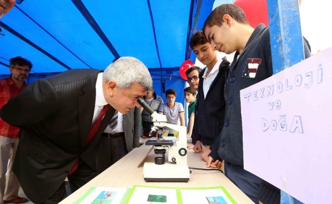 Başkan Karaosmanoğlu, “Gençlere yol göstermek için çalışıyoruz”