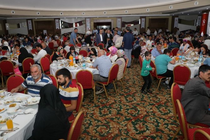 Adana’da şehit aileleri iftar yemeğinde buluştu